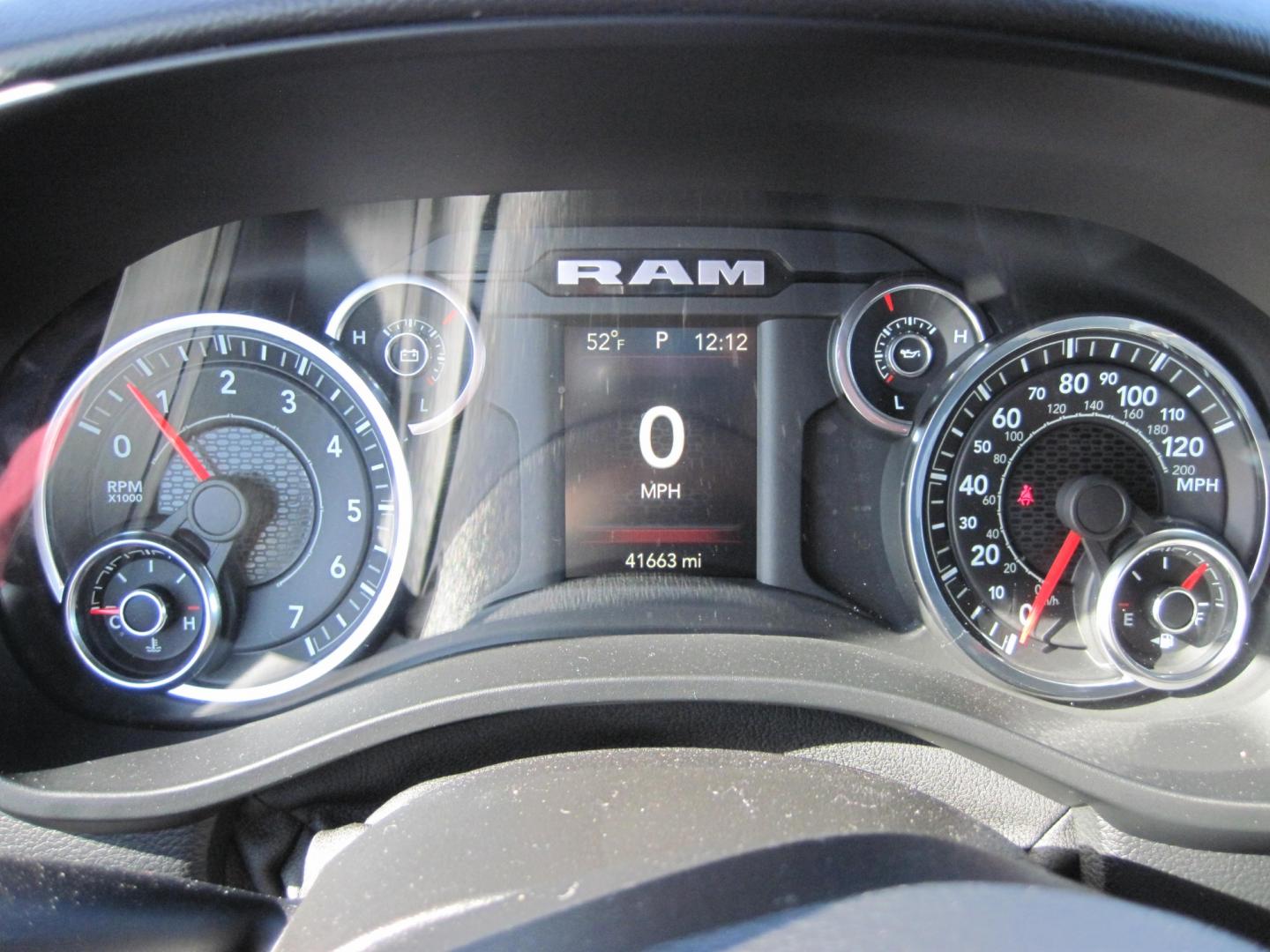 2021 gray /gray RAM 1500 Big Horn Crew Cab 4WD (1C6SRFFT3MN) with an 5.7L V8 engine, 8A transmission, located at 9530 Old Seward Highway, Anchorage, AK, 99515, (907) 349-3343, 61.134140, -149.865570 - Photo#10